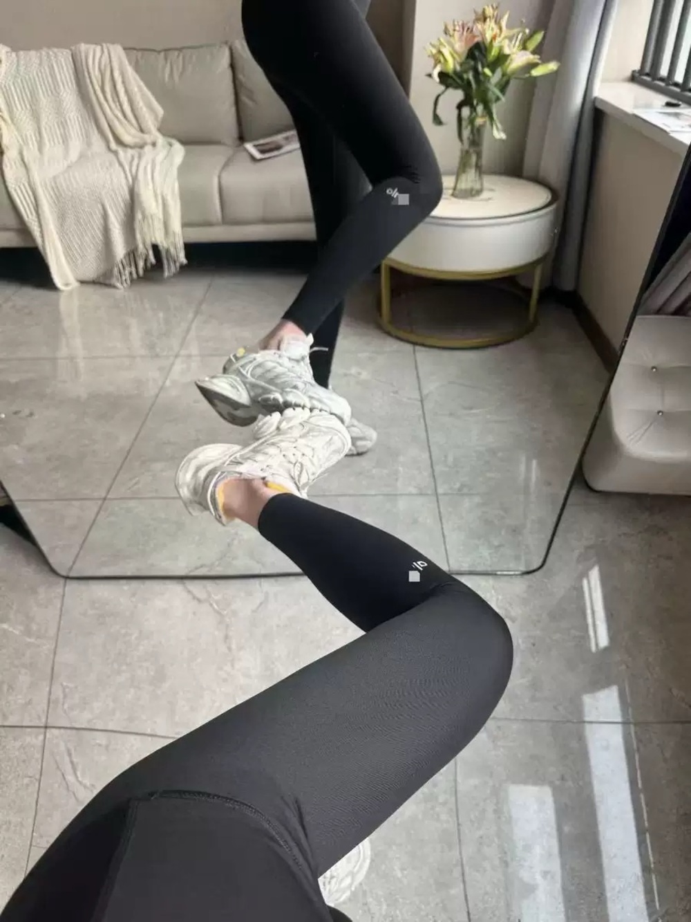 ALO Yoga Black High-Waist Performance Leggings with Small Reflective Logo